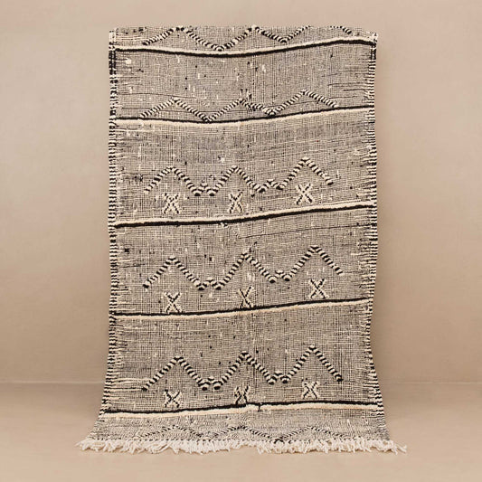 Benisouk taznakht rug Agourai - taznakht kilim rug 4.4x7.7 ft | 137x236 cm Agourai - taznakht kilim rug 4.4x7.7 ft | 137x236 cm