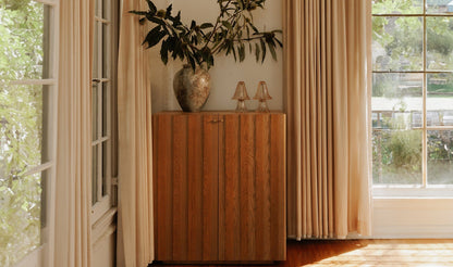 Moe's Home Collection Vermentino Bar Cabinet Oak Vermentino Bar Cabinet Oak