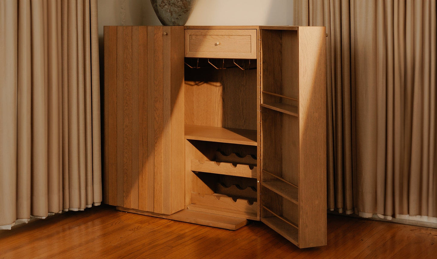 Moe's Home Collection Vermentino Bar Cabinet Oak Vermentino Bar Cabinet Oak