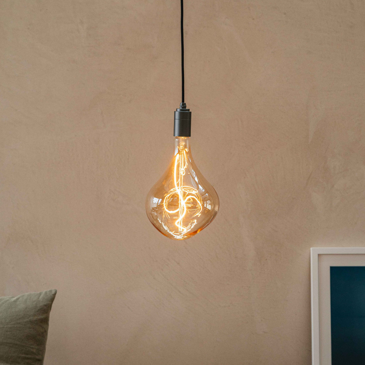 Voronoi II Plug-In Pendant in Graphite.